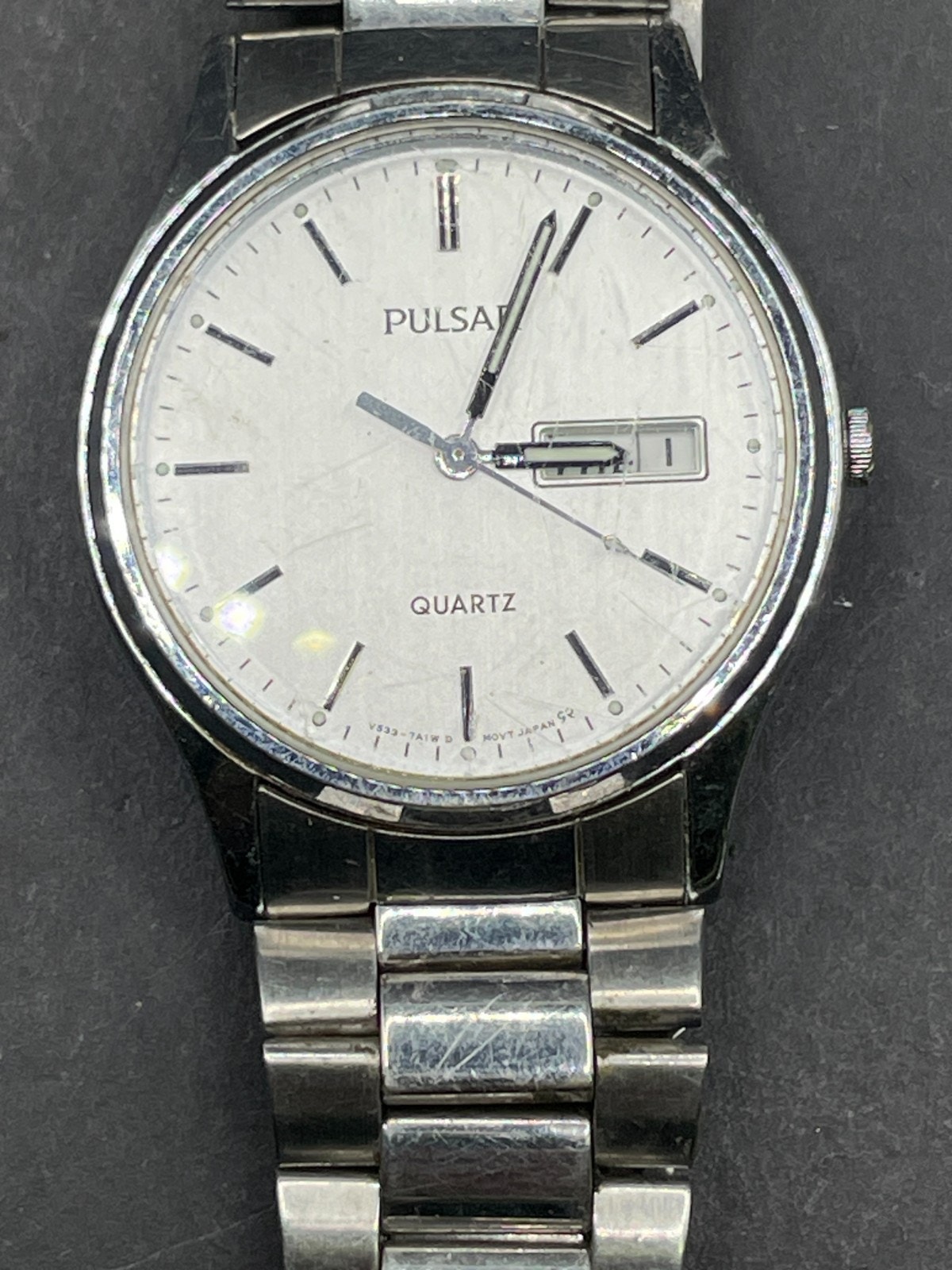 Vtg Pulsar Watch Men 34mm Silver Tone White Dial Daydate Round V5337a30 334mm